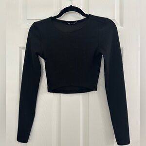 Black long sleeve cropped top